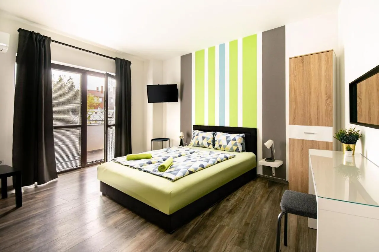Ease Lux Apartments ハイデゥソボスロー 0*,